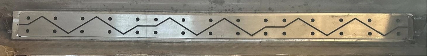 V-shaped guide rail structure