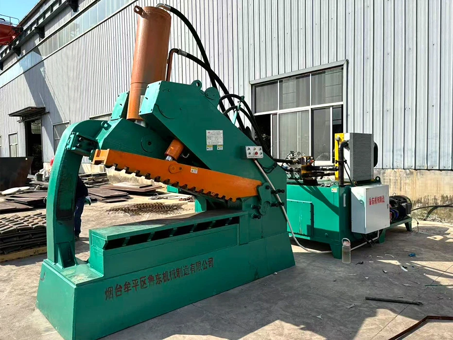 Outdoor Real Shot of Hydraulic Alligator Shear